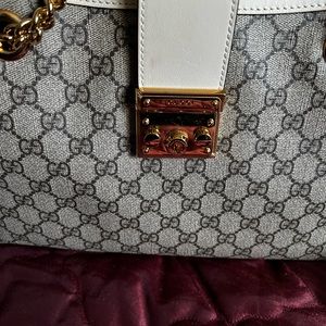 Authentic Gucci purse medium size